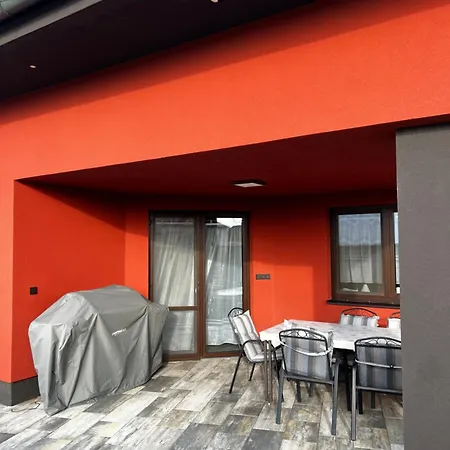 House&garden&pool *