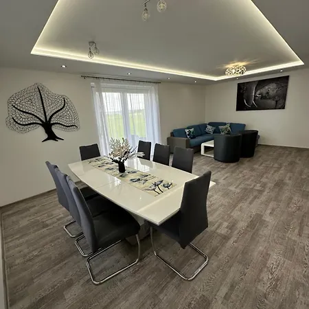 House&garden&pool Slapy (Tabor)