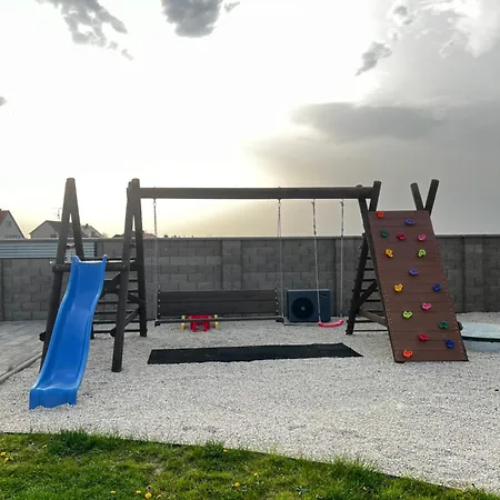 House&garden&pool Slapy (Tabor)