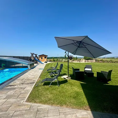 House&garden&pool Slapy (Tabor)